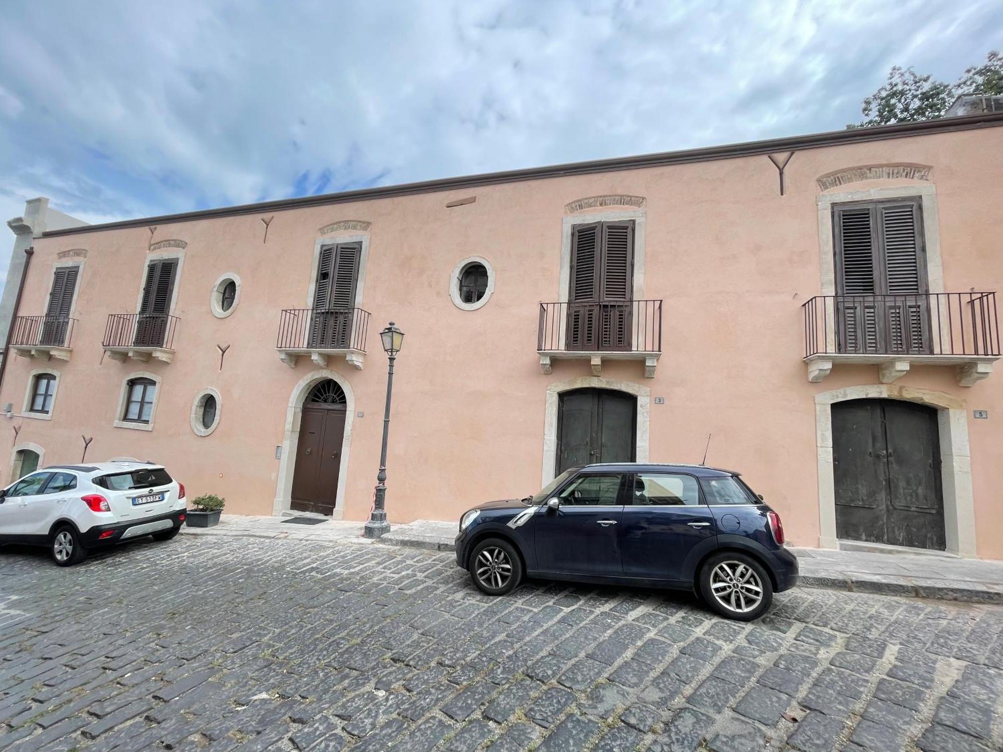 I Mezzanini Di Palazzo Bonaccorsi Appartement Milazzo Buitenkant foto